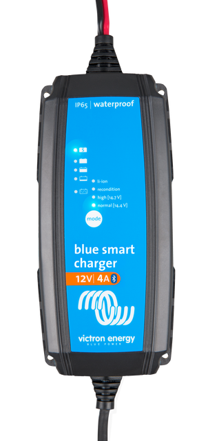 Blue Smart IP65s Charger 12/4 + DC connector