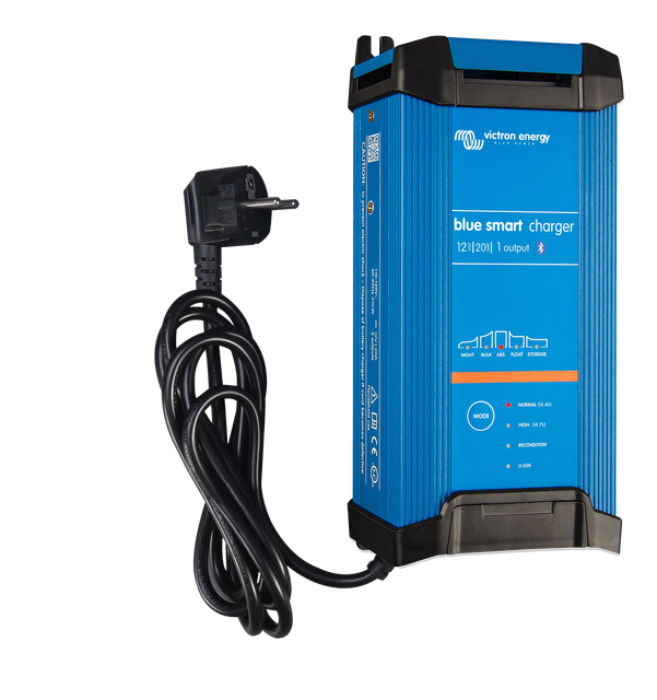 Blue Smart IP22 Charger 12/20 (1)